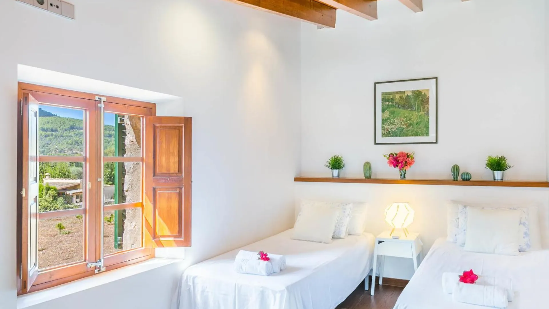 Beautiful Mallorcan Villa With Pool In Soller 0*,