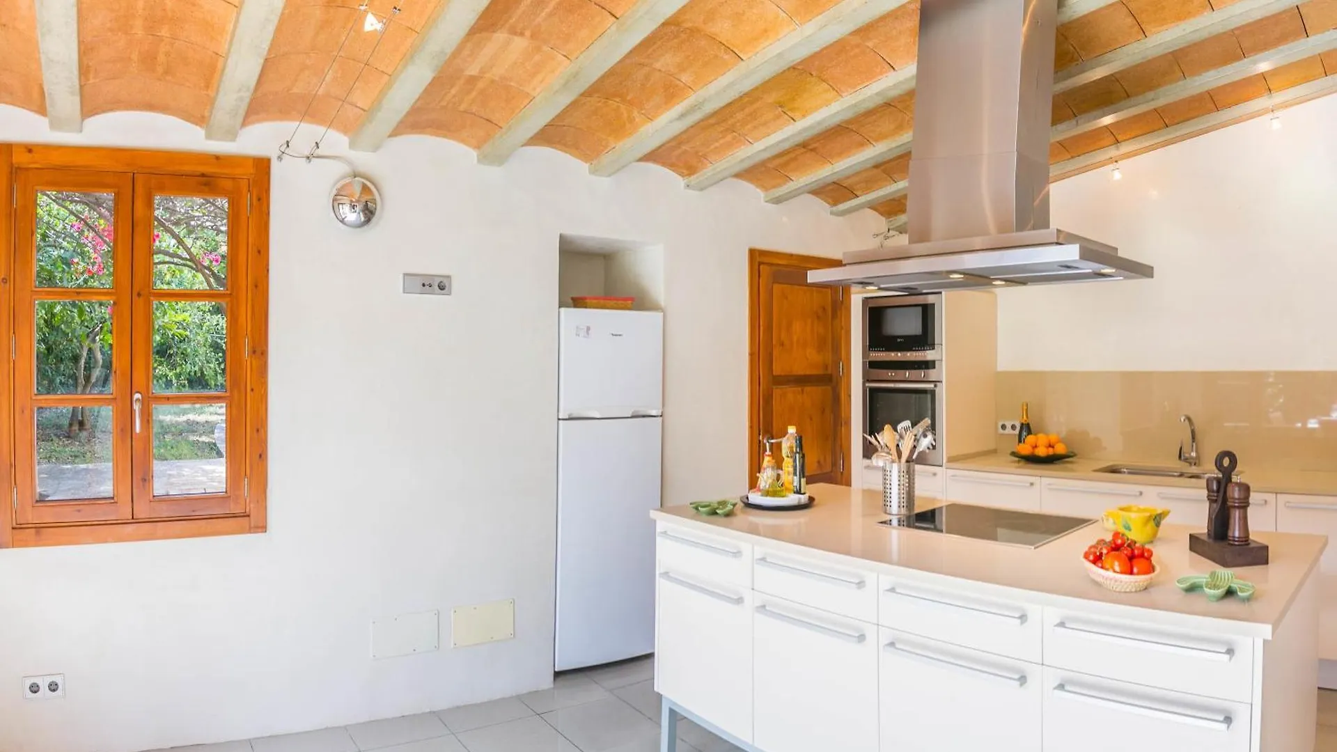 Beautiful Mallorcan Villa With Pool In Soller