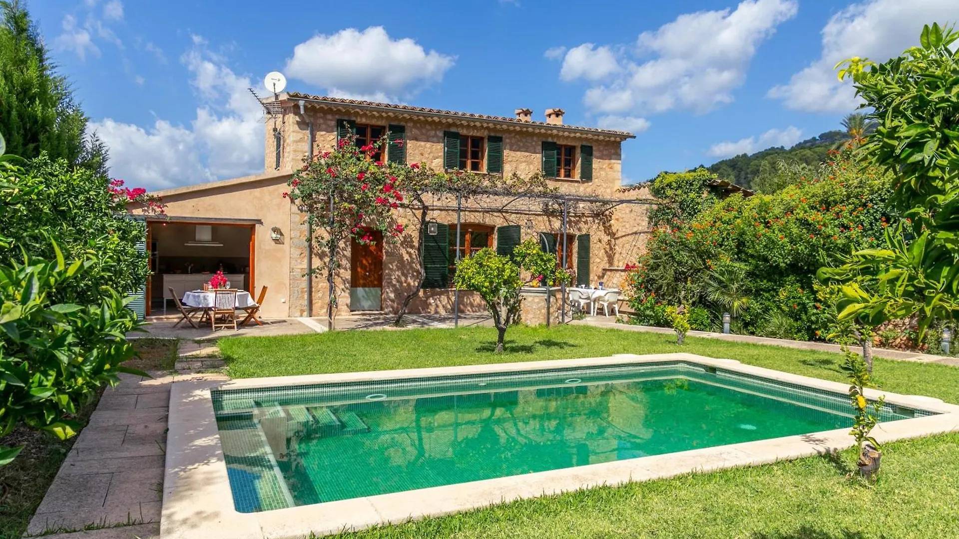 Beautiful Mallorcan Villa With Pool In Soller Holiday home